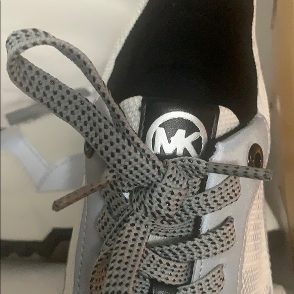 Micheal Kors Sneakers - Picture 5 of 6